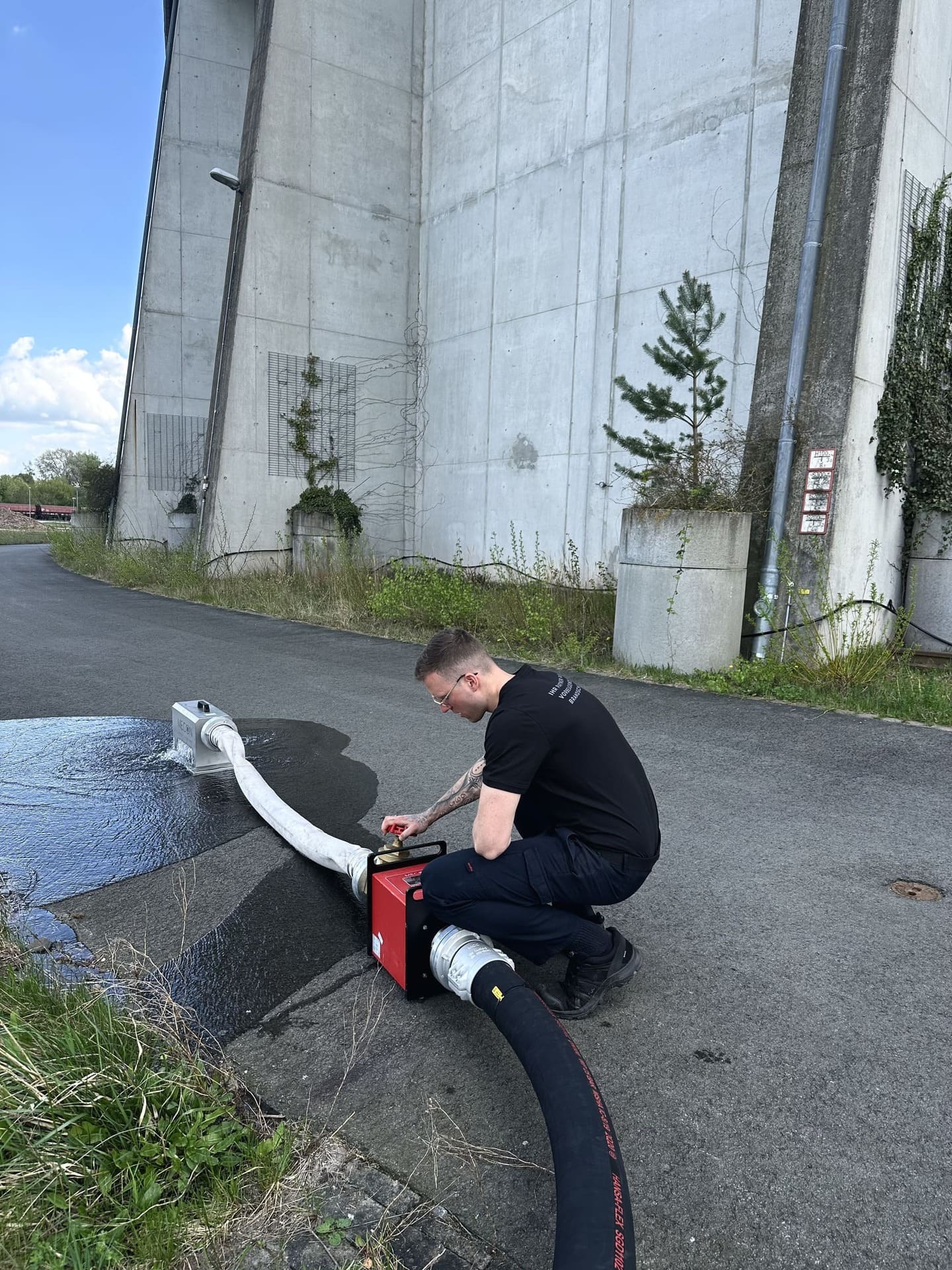 Druckprüfung an einem Wandhydrant – Brandschutz Dietz im Einsatz
